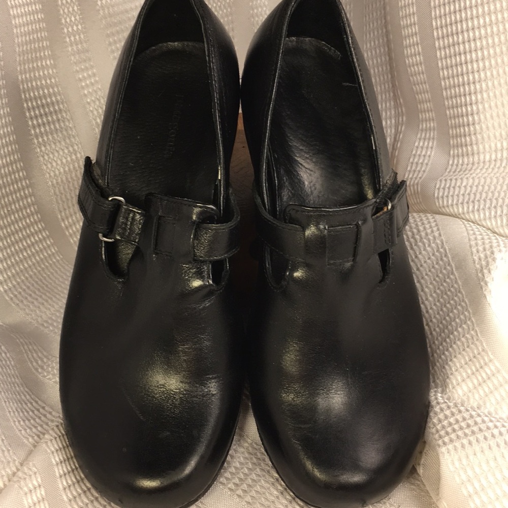 Patagonia leather maryjanes 1.5βheel worn twice